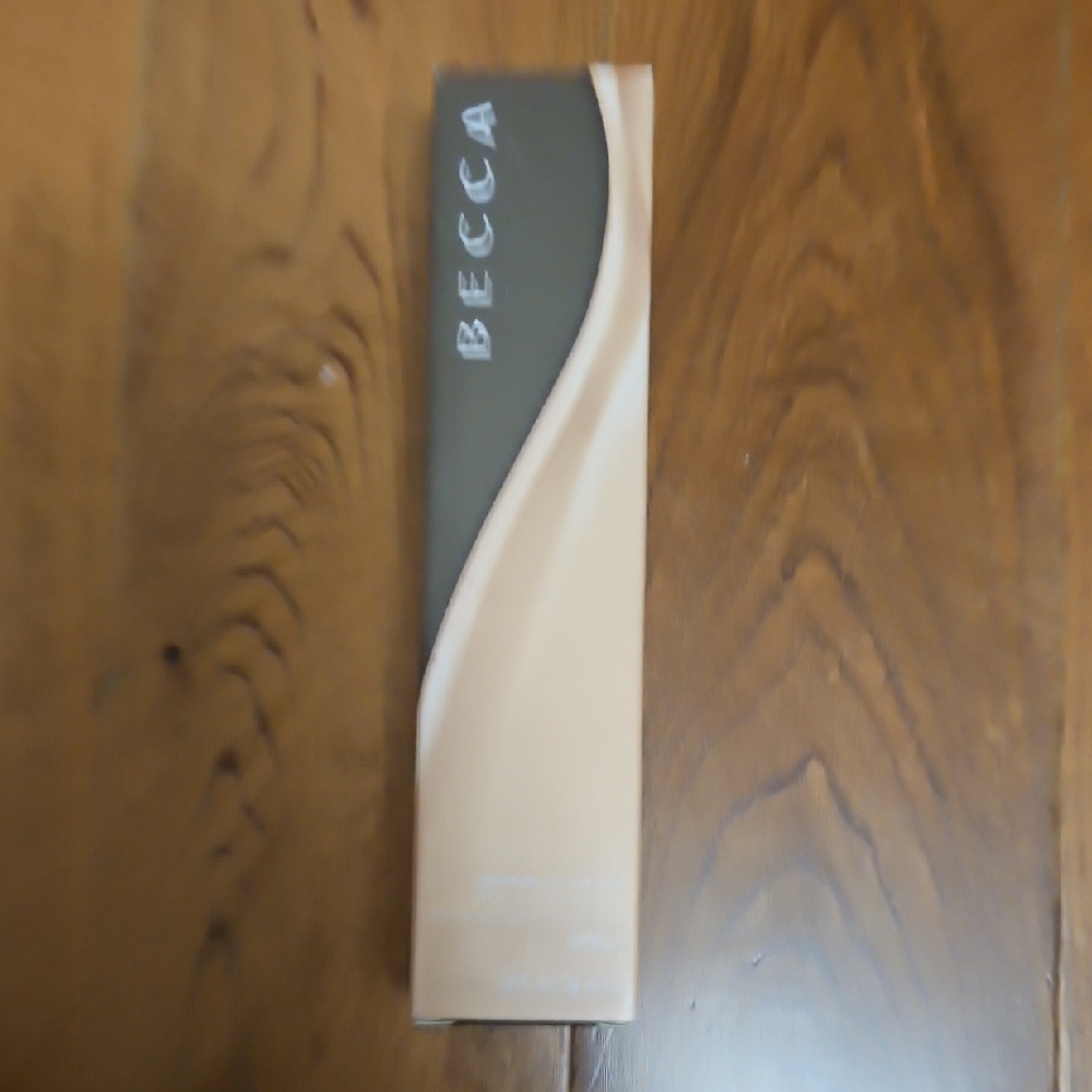 BECCA Ultimate Coverage 24 hour Foundation In Shell